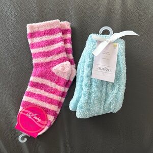 Womenβs Fuzzy Socks Set NEW